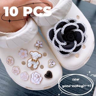 ใหม่ 10 ชิ้น INS Camellia ชุด Cros Jibit Charm Diy ผู้หญิง  อุปกรณ์เสริม เสน่ห์ สําหรับผู้หญิง / เด็กผู้หญิง#【ไม่รวม】ชุดสีดําและสีขาว】