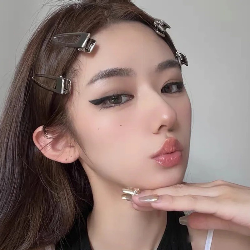 กิ๊บติดผม โลหะผสมเงิน เรียบง่าย / กิ๊บปากเป็ดสามเหลี่ยม กลวง Y2K / กิ๊บติดผมหน้าม้าด้านข้าง เสน่ห์ สไตล์เกาหลี