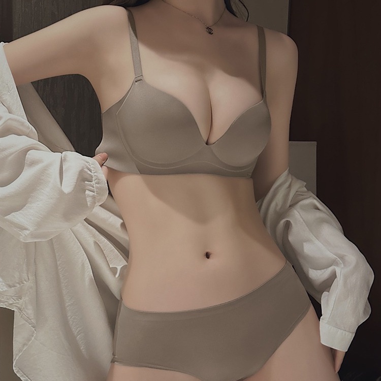 【ชุดชั้นใน】ชุดชั้นในสตรี ไร้รอยต่อ หน้าอกเล็ก วันพีช เรียบ เซ็กซี่ สาว Push Up Bralette ไร้สาย 3/4 คัพ ชุดชั้นในหญิง