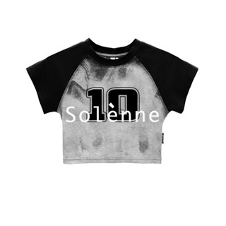 Solenne  เสื้อครอป เสื้อยืดผู้หญิง ครอป baby tee สาวเรโทร 2023 NEW Style ทันสมัย Beautiful สวย Chic A29J1MG 36Z230909