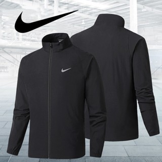 [ขายดี พร้อมส่ง] Nike เสื้อแจ็กเก็ตกันลมลําลอง ทรงหลวม ใส่สบาย ของแท้ 100% แฟชั่นสไตล์บูติก สําหรับผู้ชาย