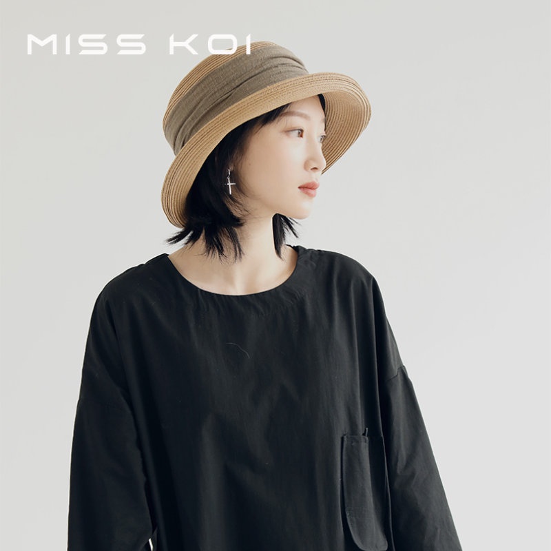 Misskoi [คลังสินค้าพร้อม] หมวกกันแดดปีกใหญ่สไตล์ญี่ปุ่นหญิงฤดูใบไม้ผลิฤดูร้อนหมวกกันแดดเดินทางเวอร์ชั่นเกาหลีริบบิ้นจีบทุกการแข่งขันหมวกกันแดดหมวกฟาง