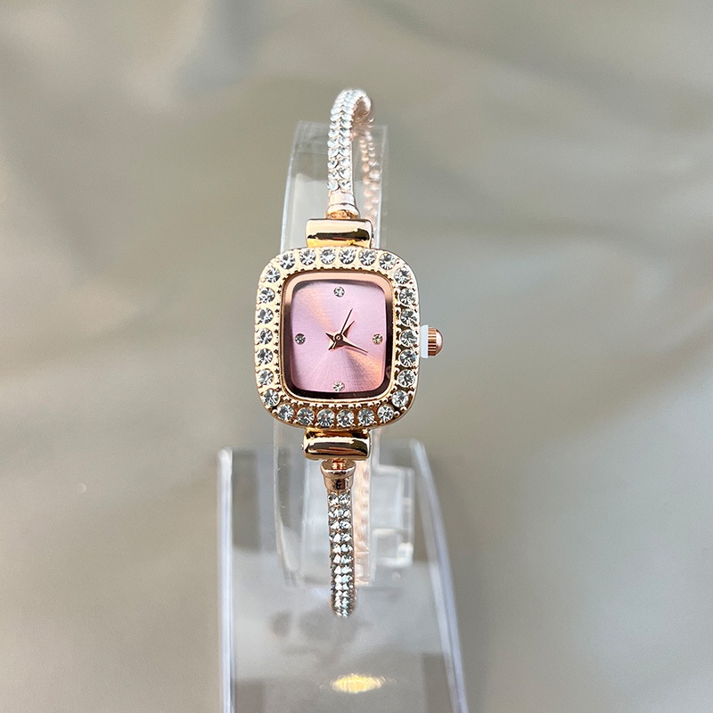 แฟชั่นใหม่สร้อยข้อมือเพชรย้อนยุคหรูหรานาฬิกาสี่เหลี่ยมเล็กซอกแสงหรูหราสร้อยข้อมือนาฬิกาสุภาพสตรี