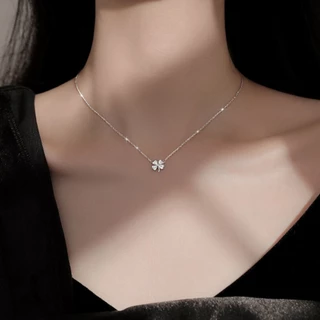 A HELLO GIRL สร้อยคอเงินแท้ เกรด 925 จี้รูปใบโคลเวอร์สี่แฉก หรูหรา สไตล์มินิมอล สําหรับผู้หญิง