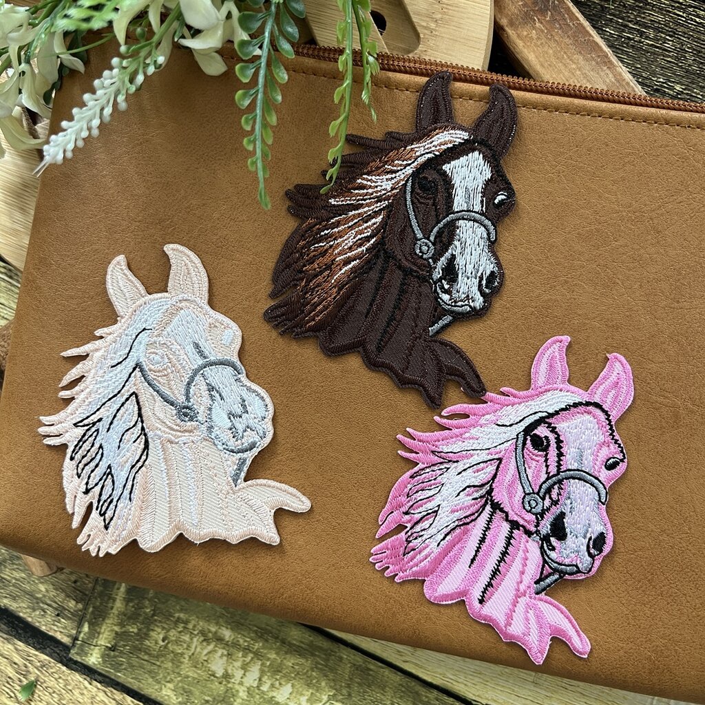 หัวม้า Horse ตัวรีดติดเสื้อ อาร์มรีด อาร์มปัก ตกแต่งเสื้อผ้า หมวก กระเป๋า แจ๊คเก็ตยีนส์ Cute Creature Embroidered Iro...