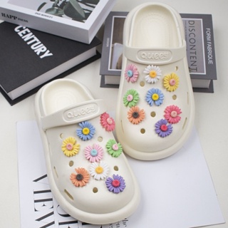 Jibbitz การ์ตูน สีชมพู ดอกไม้ สําหรับ Crocs Pins สีม่วง Jibits Charm เดซี่ ดอกไม้ รองเท้า เสน่ห์ ดอกทานตะวัน Jibitz Crocks ผู้หญิง รองเท้า อุปกรณ์เสริม ตกแต่ง