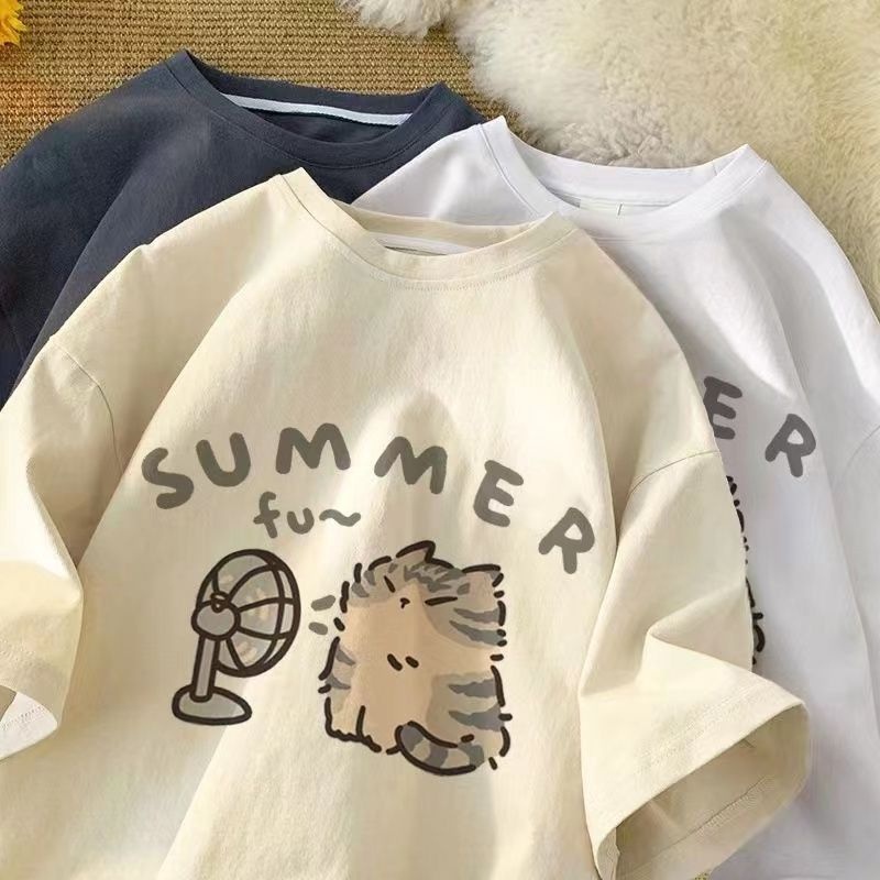 【Polyester】เสื้อยืดแขนสั้นลําลอง ทรงหลวม พิมพ์ลาย สไตล์เกาหลี เรโทร มินิมอล แฟชั่นฤดูร้อน สําหรับคู่รัก