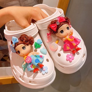 3d น่ารัก ตุ๊กตาบาร์บี้ Crocs Jibbitz Charm Rose Candy Crocs Jibbits ชุดตุ๊กตาบาร์บี้ Jibitz โซ่ สําหรับรองเท้าผู้หญิง อุปกรณ์เสริม จี้รองเท้า หมุดตกแต่ง