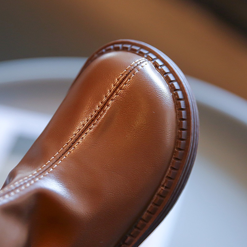 รองเท้าสําหรับสาวสาวรองเท้าสูง 2025 ฤดูใบไม้ร่วงเจ้าหญิงรองเท้าหนังเด็กแฟชั่นที่เรียบง่ายลื่น ปู่ ฤดูหนาวรองเท้าสําหรับสาว