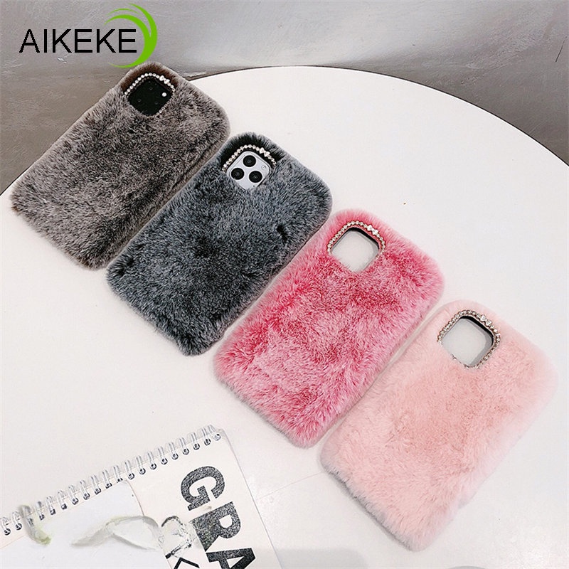 เคสโทรศัพท์มือถือแบบนิ่ม กันกระแทก แต่งขนปุย ขนฟู แฟชั่นหรูหรา สําหรับ iphone Xs Max XR X 8 7 6 6S Plus 5 5S SE 2020 2022 2016 SE2 SE3