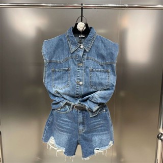 Summer suit womens 2022 new Hong Kong style vintage lapel sleeveless denim vest pierced shorts fashion two-piece set