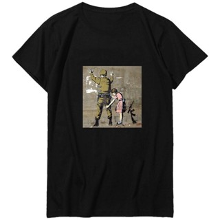 แผ่นดิน  สาว Banksy ทหาร Graphic T Shirts เสื้อ T เสื้อแขนสั้นเสื้อ Tee Tops Harajuku Streetwear เสื้อผ้าผู้ชายฤดูร้อน