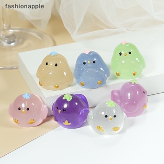 [fashionapple] ตุ๊กตาไก่จิ๋ว เรืองแสง สีแดง สําหรับตกแต่งบ้านตุ๊กตา 2 ชิ้น