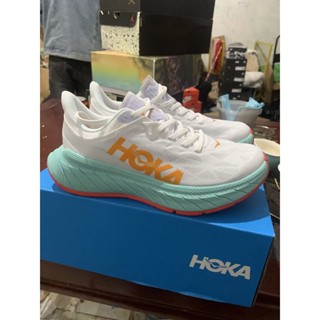 พร้อมส่ง HOKA ONE ONE Carbon X 2 รองเท้ากีฬา รองเท้าวิ่ง สีขาว สีส้ม สําหรับผู้ชาย และผู้หญิง XVUG