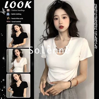 Solenne  เสื้อครอป เสื้อยืดผู้หญิง ครอป baby tee สาวเรโทร 2023 NEW Style สบาย Beautiful ทันสมัย fashion A99J318 36Z230909