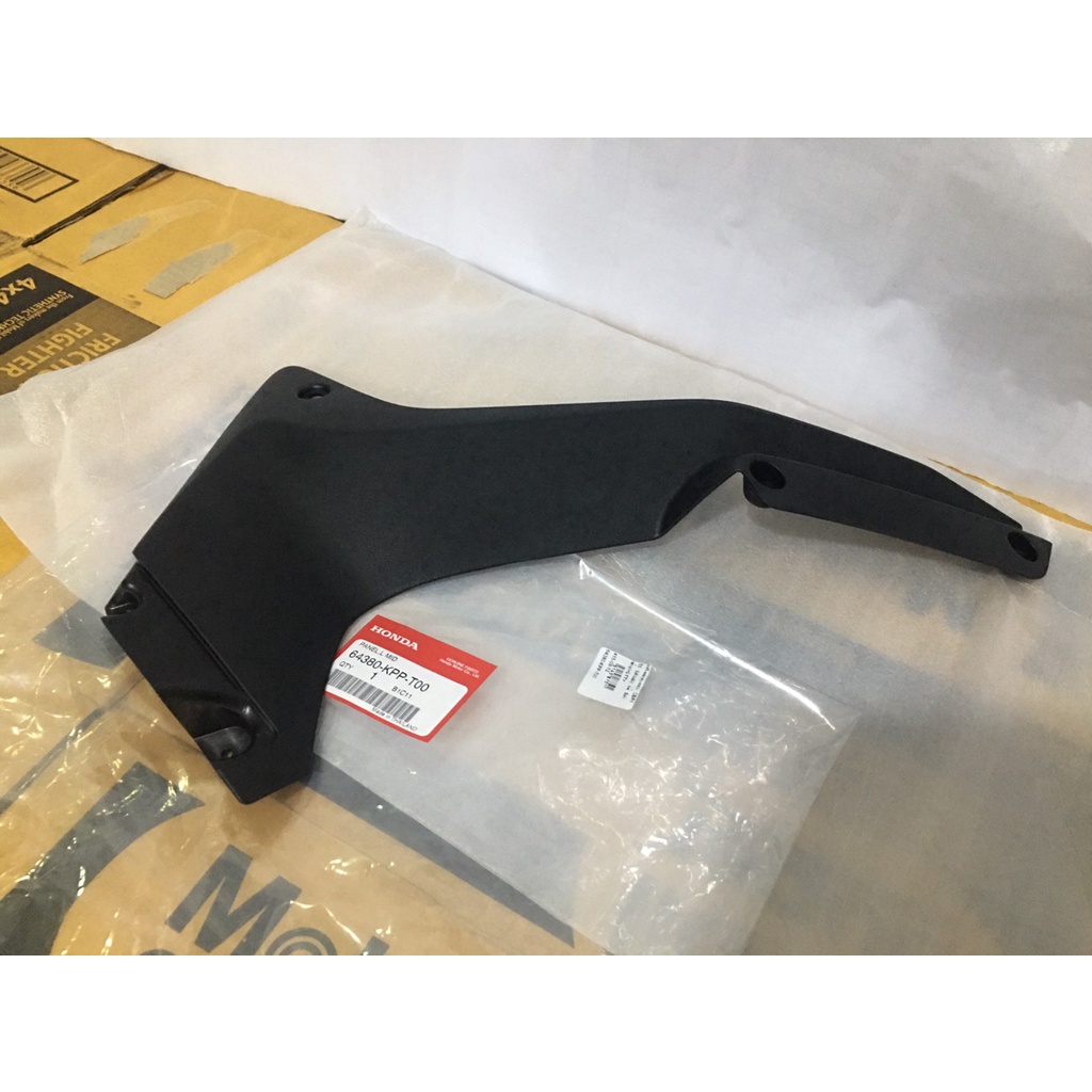 - แฟริ่งกลางตัวหลังด้านซ้าย ด้านขวา CBR150R/ปี2011-2017 / 64370-KPP-T00/64380-KPP-T00 อะไหล่แท้เบิกศูนย์
