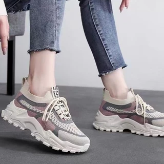 พร้อมส่ง🚚รองเท้าผ้าใบผู้หญิง พื้นหนา แฟชั่น กีฬา ยืดหยุ่นได้ดี ไม่เจ็บเท้า B-001