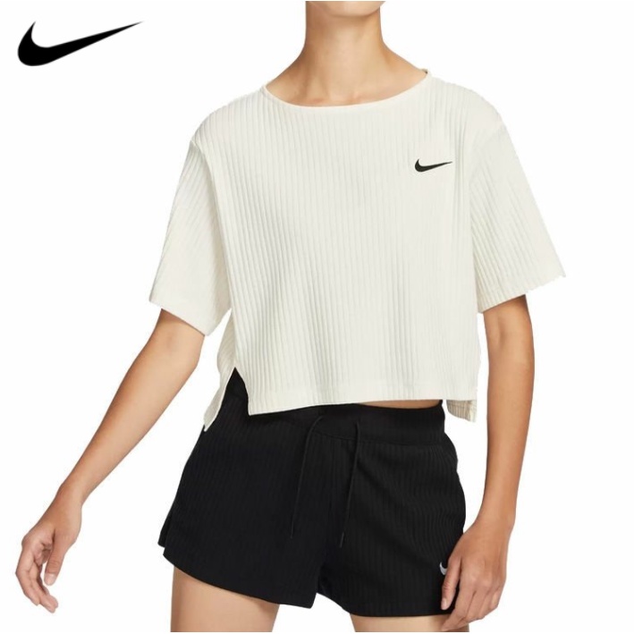 【พร้อมส่ง】ของแท้ 100% Nike เสื้อยืดแขนสั้น ผ้าถัก ทรงหลวม ระบายอากาศ สําหรับผู้หญิง DV7871-133-010