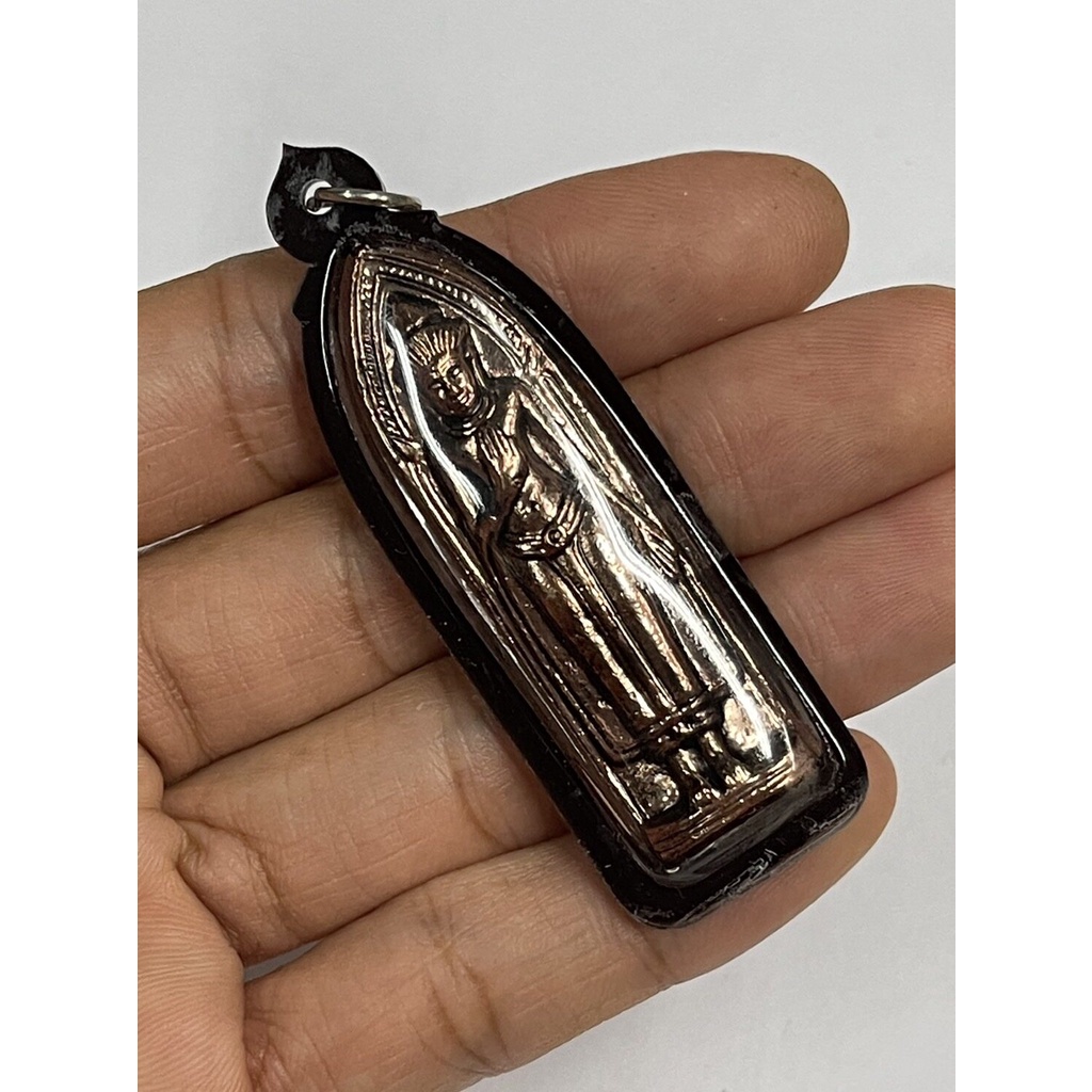 พระร่วงหลังรางปืน เป็นพระยืนปางประทานอภัย นักสะสมบางท่านมักจะเรียกเป็น ปางประทานพร - รูปที่ 2