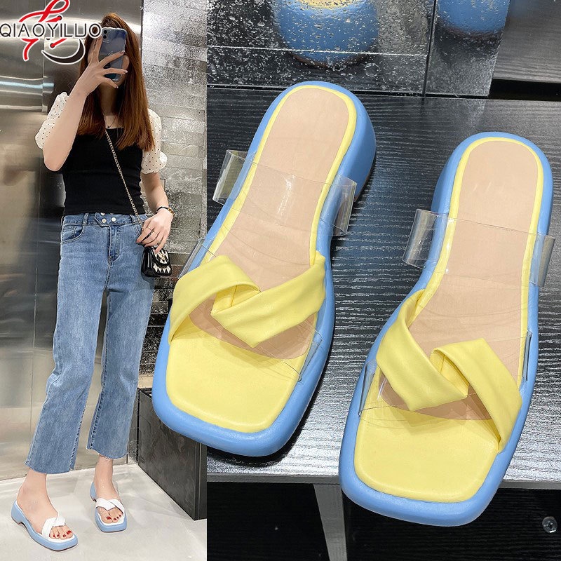 Flat Sandals 290 บาท QiaoYiLuo รองเท้าแตะของผู้หญิงสวมใส่ด้านนอกลิ่มด้านล่างหนาใหม่แฟชั่นรองเท้าแตะชายหาดแบบสบาย ๆ Women Shoes