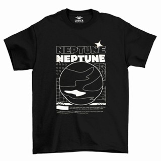 มีความสุข เสื้อยืด Lavier Neptune สีดํา