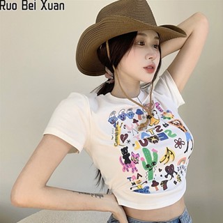 Ruo Bei Xuan ผู้หญิงใหม่กราฟฟิตีพิมพ์เสื้อยืดแขนสั้นออกแบบความรู้สึกเฉพาะส่วนสั้นสาวร้อนบาง