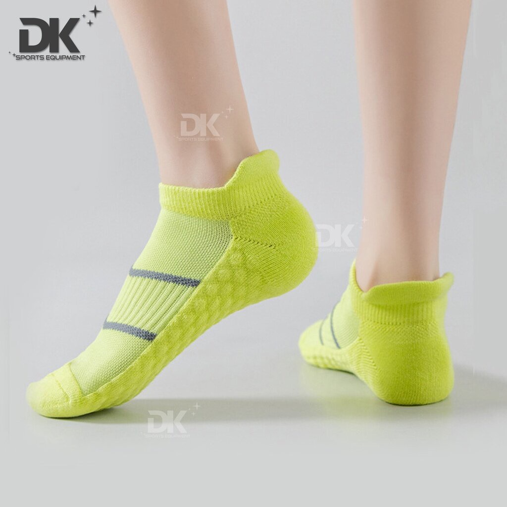 DK ถุงเท้าวิ่ง พื้นหนาพิเศษ ใส่เล่นกีฬา ลดแรงกดทับ นุ่มสบายเท้า สำหรับผู้ชาย และหญิง (1 คู่)
