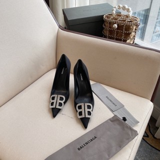 Balenciaga รองเท้าส้นสูง หัวแหลม สําหรับผู้หญิง PQ7U 2021