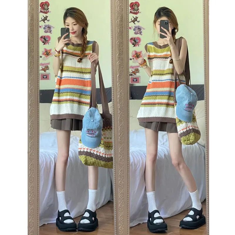 ชุดเสื้อสายเดี่ยว แขนกุด ผ้าถัก และกระโปรงพลีท สีน้ําตาล สไตล์วินเทจ แฟชั่นฤดูร้อน สําหรับสตรี