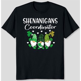 เสื้อยืด พิมพ์ลาย Shenanigans Coordinator St Patricks Day Gnomes สีเขียว แฟชั่นสําหรับผู้ชาย