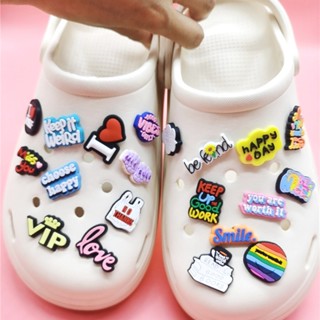 CROCS เข็มกลัด ลายการ์ตูนตัวอักษร Jibitz Jibitz Jibitz แรงบันดาลใจ สําหรับตกแต่งรองเท้า