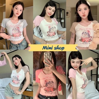 Mini shop🌸พร้อมส่ง🌸 (67043) เสื้อไหมพรมแขนสั้น  ลายกระต่าย ขอบเสื้อหยักสีพาสเทล ทรงครอปสั้น