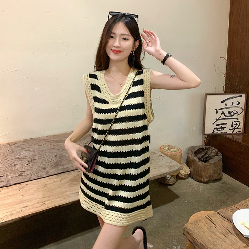 Maze*พร้อมส่ง*ชุดเดรสกระโปรงสั้นลายทางแขนกุดผ้าถักสไตล์เกาหลี1819