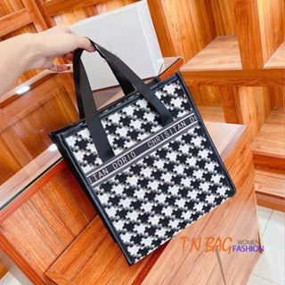 【พร้อมส่ง】tn bag fashion	
กระเป๋าสะพายข้าง กระเป๋าถือ  รุ่น ita22