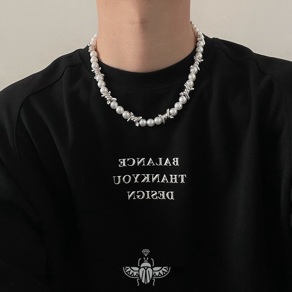 หนามประกบมุกสไตล์ฮิปฮอปสร้อยคอชายการออกแบบชนกลุ่มน้อยหญิงความรู้สึกขั้นสูงลมหนาวโซ่กระดูกไหปลาร้า