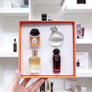 (7.5ml * 4) Hermes perfume sample set of four pieces Hermes My Day ตัวอย่างน้ําหอม ผ้าพันคอ ผ้าไหม สีส้ม 7.5 มล. 4 ชิ้น