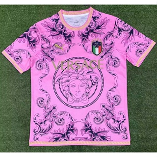 เสื้อกีฬาแขนสั้น ลายทีมชาติฟุตบอล Italy Special Edition Pink Jersey ไซซ์ S - XXL แบบแห้งเร็ว สําหรับผู้ชาย ไซซ์ 23-24