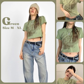 KD โกดังไทย เสื้อครอปคอกลมแขนสั้น สีเขียวแต่งลายเทา