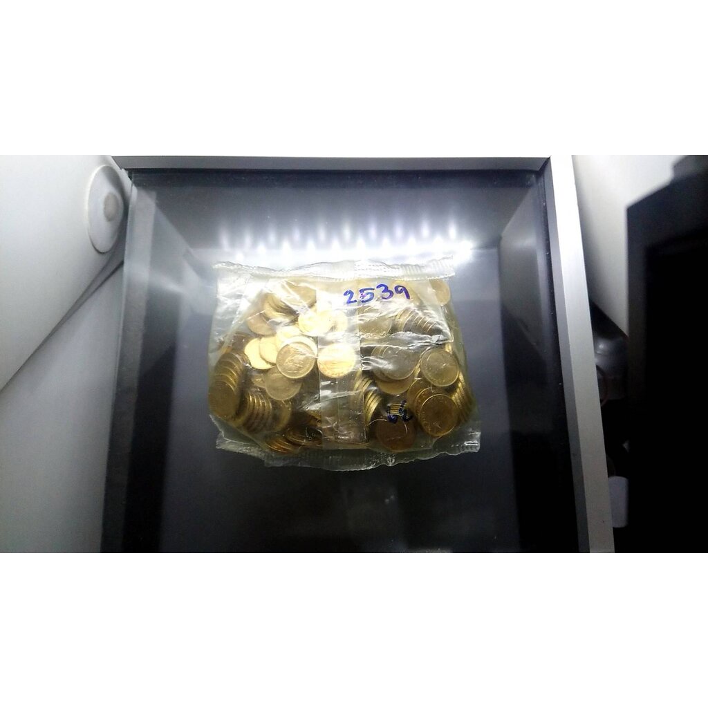 เหรียญแบ่งครึ่งถุง (200เหรียญ) เหรียญหมุนเวียน สีทองเหลือง 25 สตางค์ ปี 2539 ไม่ผ่านใช้
