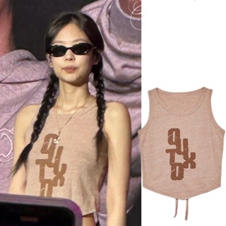 Jenniie ใส่เสื้อกั๊กแขนกุด แบบ outxo เดียวกัน อวดหุ่นฟิตเปรี๊ยะ อวดหุ่นฟิตเปรี๊ยะ หลังผอมเพรียว