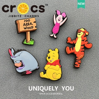 Jibbitz crocs จี้รูปการ์ตูนหมีพูห์น่ารัก สร้างสรรค์ อุปกรณ์เสริม สําหรับตกแต่งรองเท้า