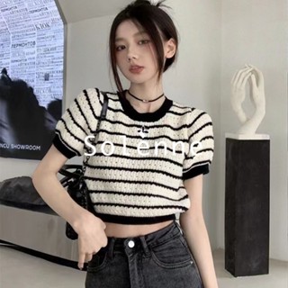 Solenne เสื้อครอป เสื้อยืดผู้หญิง ครอป baby tee สาวเรโทร 2023 NEW Style 071833