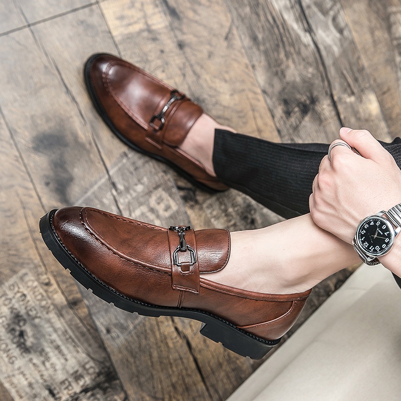 Englend classic retro รองเท้าหนังลําลอง แต่งหัวเข็มขัด หรูหรา สําหรับผู้ชาย XHAT
