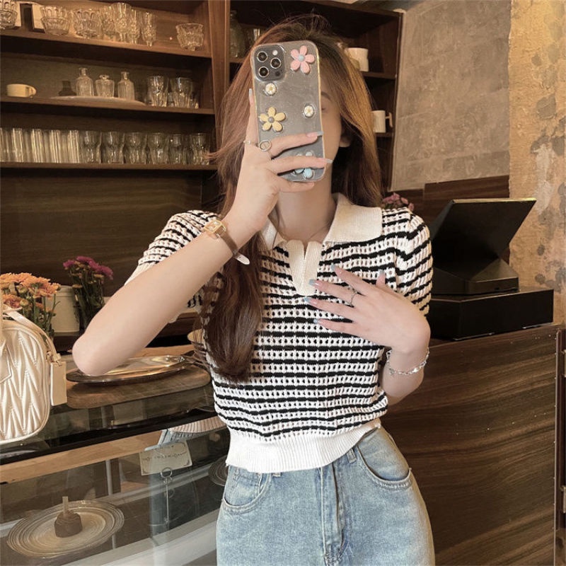 Classy .girl～เสื้อถัก ลายทางเก๋ไก๋เสื้อถัก เวอร์ชั่นเกาหลีหวานและมีสไตล์เก๋ไก๋ระดับไฮเอนด์เสื้อยืดมีปก #DZ00356
