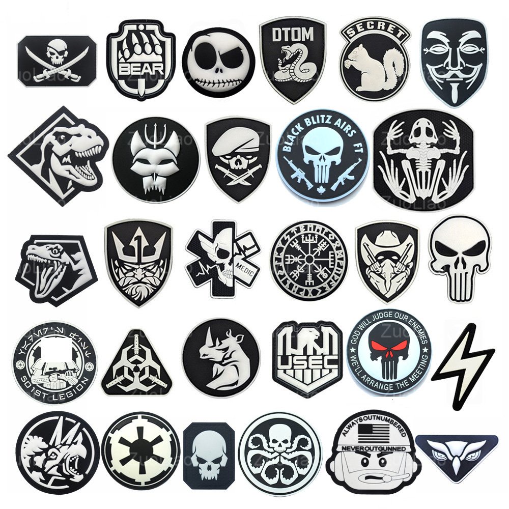 3D PVC Skull MEDIC สีขาว Armband ยุทธวิธีทหาร Badge สีดําและ velcro patch Night Glow ฟรี LOOP กระเป๋