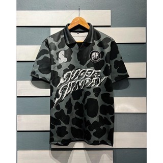 เสื้อกีฬาแขนสั้น ลายพราง super sunday x kucubes สีดํา