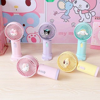 การ์ตูน Melody Hello Kitty Cinnamoroll Kuromi ฤดูร้อน กลางแจ้ง มือถือ พัดลมขนาดเล็ก แฟชั่น สํานักงาน แบบพกพา น่ารัก ชาร์จ USB พัดลมมินิ พร้อมฐานขาตั้งโทรศัพท์มือถือ