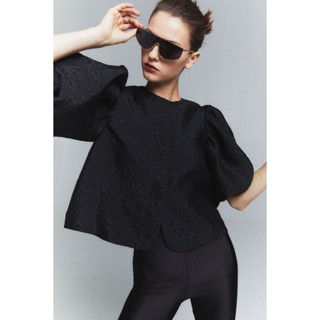 H&amp;M  Woman Jacquard-weave puff-sleeved blouse 1142215_1