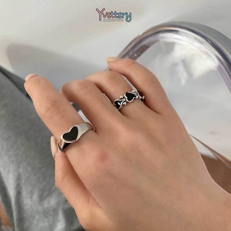 Y❤️ชุดแหวนรวมผู้หญิงเปิดแหวนนิ้วชี้ปรับได้แบบเรียบง่าย แฟชั่นลมเย็น Niche ออกแบบแหวนสีแดงสุทธิ-เก็บเงินปลายทาง