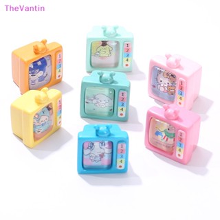 Thevantin 1/12 บ้านตุ๊กตาการ์ตูนทีวี ขนาดเล็ก เฟอร์นิเจอร์ตกแต่งบ้านตุ๊กตา ห้องนั่งเล่น ของเล่นแกล้งทําเป็นเล่น สินค้าที่ดี